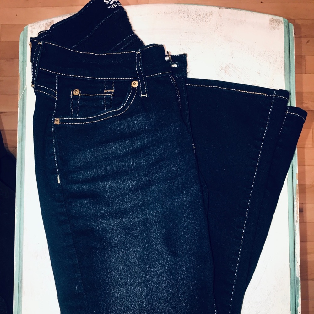 BOOTCUT LEVIS